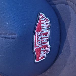 Vans off the wall trucker hat